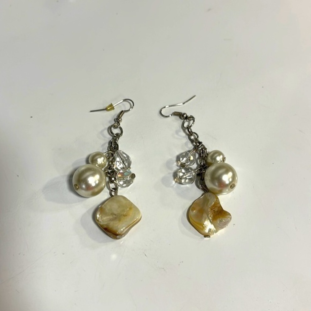 Costume jewelry stone earrings